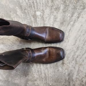 Frye boots only worn twice.